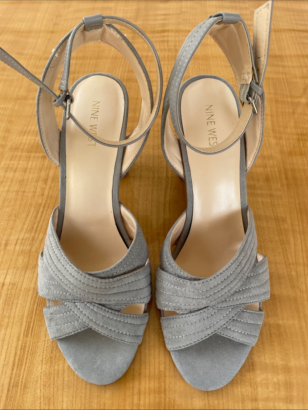 Nine West Niaria Grey Suede Block Heel Sandals Ankle Strap Size 10.5 Womens